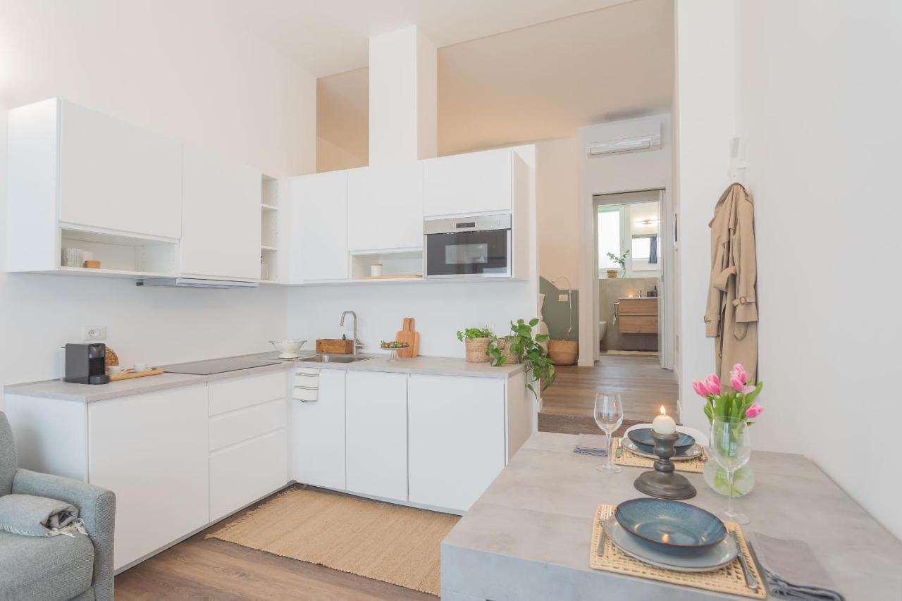 A Step From The Dome Apartment By Rent All Como Exteriör bild